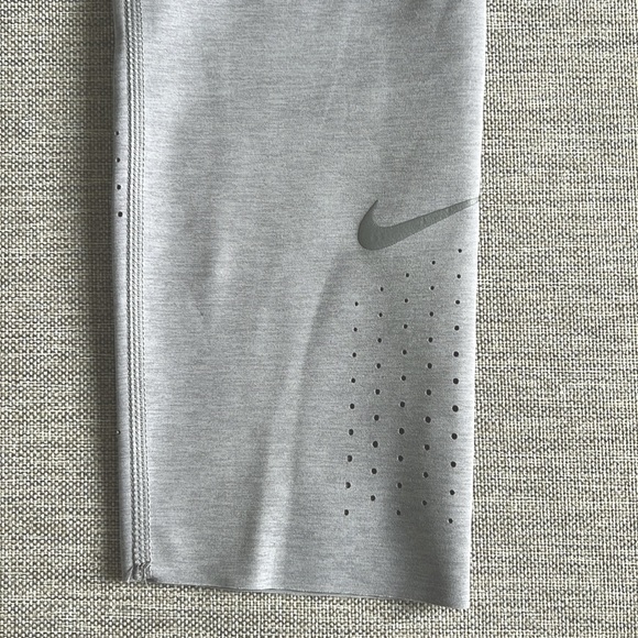 BRAND NEW! NIKE RUNNING PANTS! - Picture 2 of 8